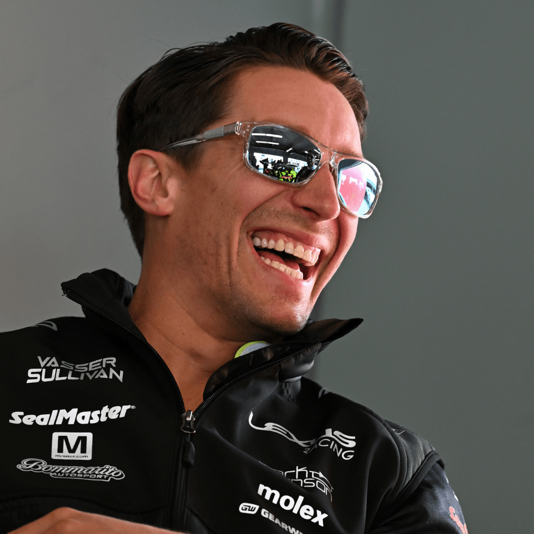 <tc>Double Stint
Revo | Lexus</tc>